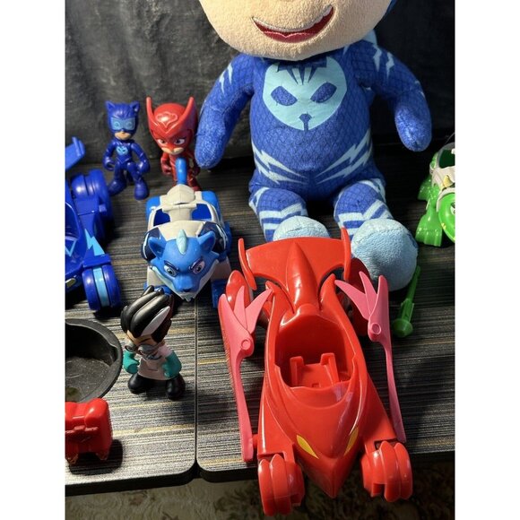 HUGE PJ Masks Toys LOT: Figures, Vehicles, Playsets, Plush, Accs +MORE - Picture 4 of 12
